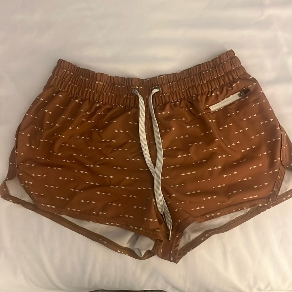Vuori shorts. Lined. Sz 6